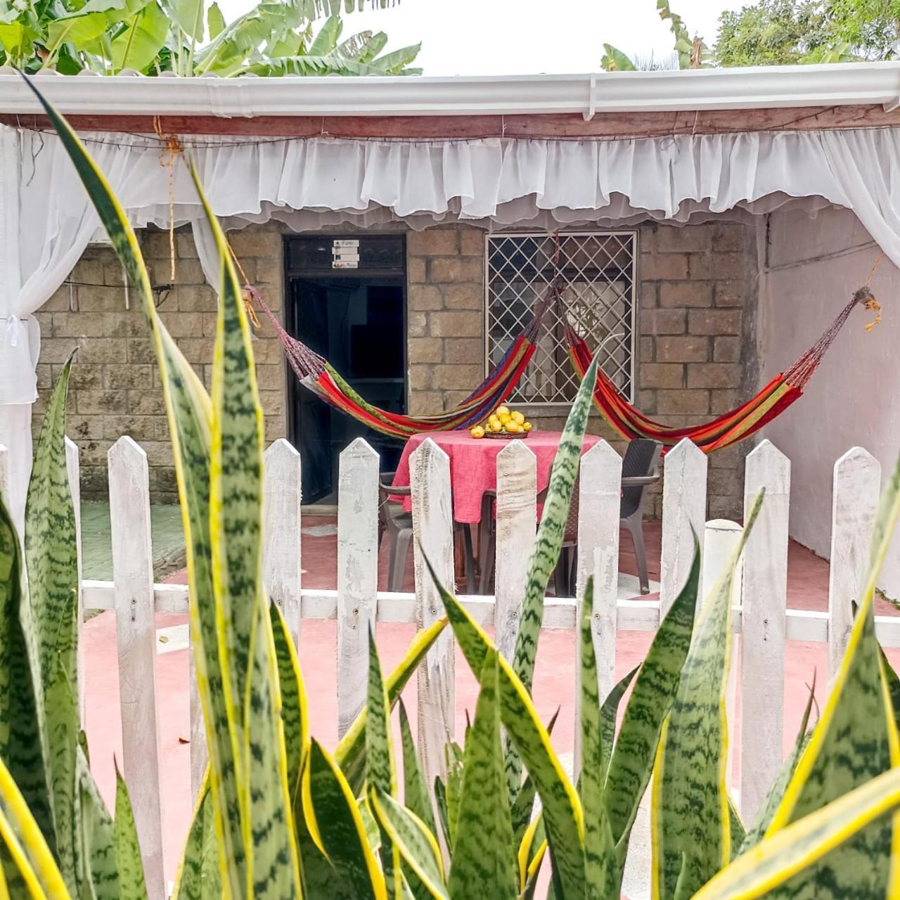 Hostal Corales Tolu Luaran gambar